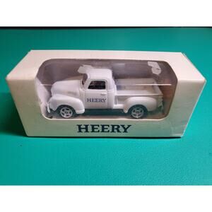 Heery - Chevrolet 3100 Truck - 1:64 Die Cast Car